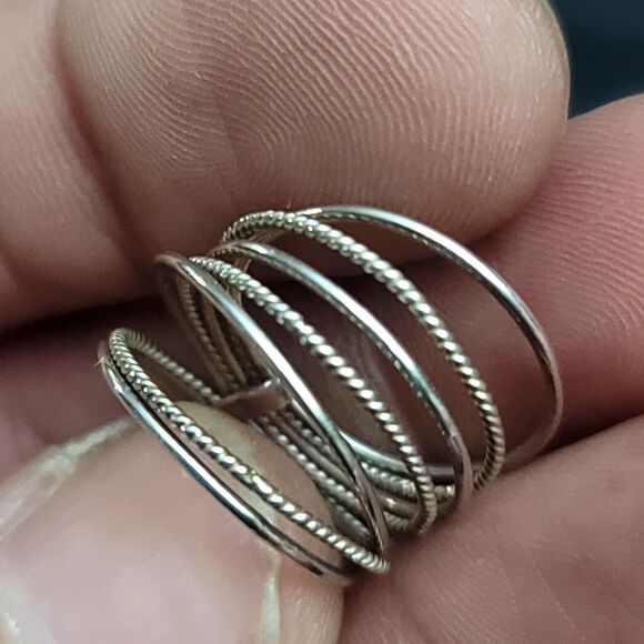 925 Sterling Silver Layering Ring Size 4 - Picture 7 of 7
